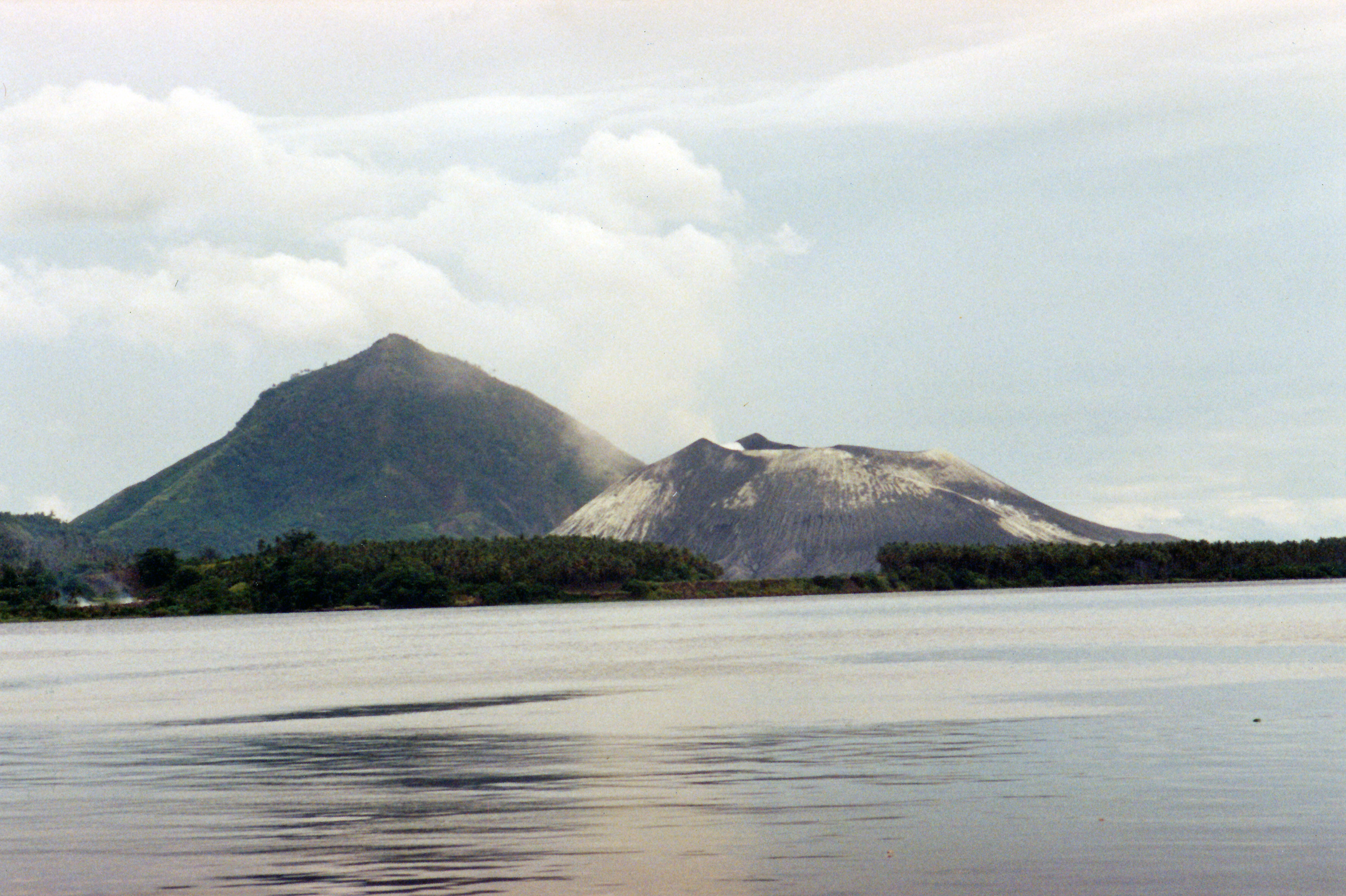 Rabaul_volcanos_2011